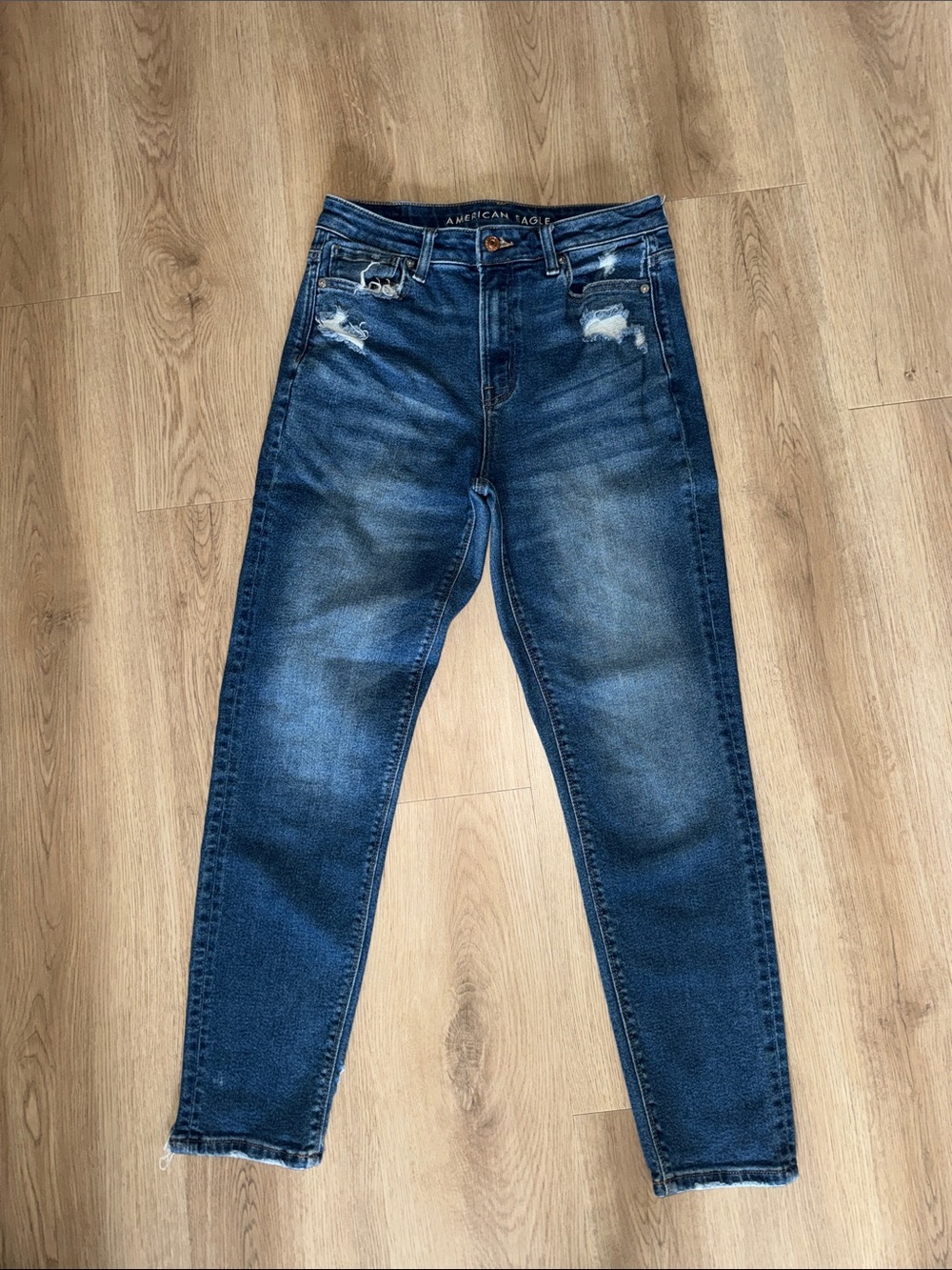 American Eagle Outfitters Mom Jean. Size 4R